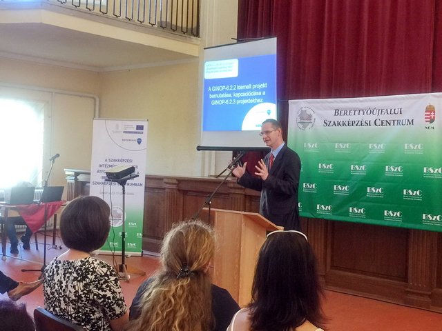 A szakképzési intézményrendszer átfogó fejlesztése 15